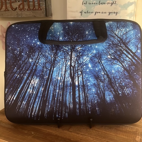 iColor Winter Sky and Trees Laptop Bag - Picture 2 of 2